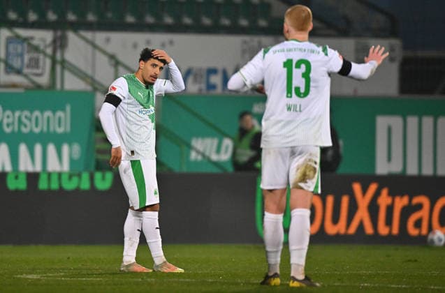 06 02 2026 Soccer Season 2025 2026 2 Soccer Bundesliga 21 Matchday SpVgg Greuther Fürth SGF Kleeblatt 1 FC Magdeburg FCM Sportfoto Zink MeZi xmexzix DFL regulations prohibit any use of photographs as image sequences and or quasi video only for editorial use Sayfallah Ltaief 47, SpVgg Greuther Fürth Paul Will 13, SpVgg Greuther Fürth, rechts
