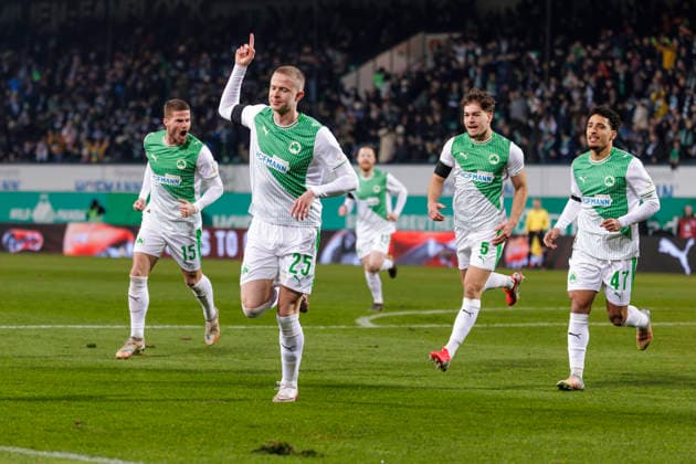 Fürth, Germany 06 February 2026 2 Liga 2025 2026 SpVgg Greuther Fürth vs 1 FC Magdeburg In picture 2 V Goalscorer Brynjar Bjarnason SGF cheers with his teammates after his goal for 1 0, DFL regulations prohibit any use of photographs as image sequences and or quasi video Sportpark Ronhof Bayern Copyright: xFotostandx xSchäferx