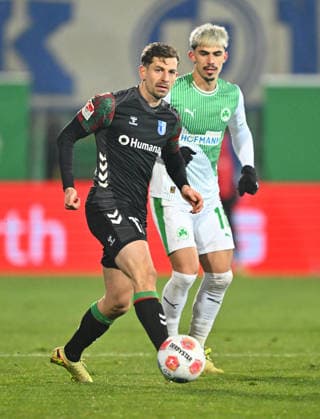 06 02 2026 Soccer Season 2025 2026 2 Soccer Bundesliga 21 Matchday SpVgg Greuther Fürth SGF Kleeblatt 1 FC Magdeburg FCM Sportfoto Zink xwoxzix DFL regulations prohibit any use of photographs as image sequences and or quasi video only for editorial use ^Alexander Nollenberger 17, 1 FC Magdeburg FCM Aaron Keller 16, SpVgg Greuther Fürth