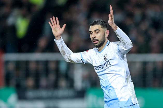 06 02 2025, Fußball, Preußen Münster VfL Bochum, 2 Fußball Bundesliga, Preußenstadion, 21 Spieltag, Saison 2025 2026 Gerrit Holtmann VfL Bochum 17 enttäuscht Enttäuschung gestikulierend auf dem Spielfeld DFB regulations prohibit any use of photographs as image sequences and or quasi video Nordrhein Westfalen Germany