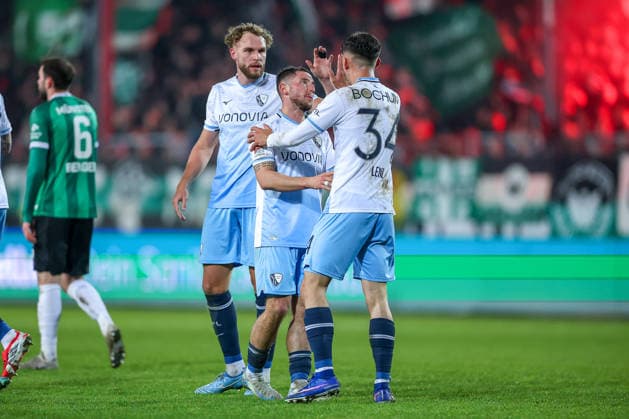 06 02 2025, Football, Preußen Münster VfL Bochum, 2 Fußball Bundesliga, Preußenstadion, 21 Matchday, Season 2025 2026 Goal celebration after the goal to 1 1 by scorer Koji Miyoshi VfL Bochum 23 in picture Philipp Strompf VfL Bochum 03 Philipp Hofmann VfL Bochum 33 Maximilian Wittek VfL Bochum 32 Cajetan Lenz VfL Bochum 34 DFB regulations prohibit any use of photographs as image sequences and or quasi video North Rhine-Westphalia Germany