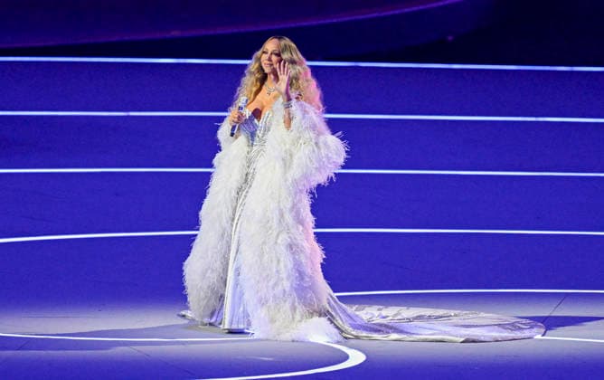 MILAN, ITALY 20260206 Mariah Carey sings at the Olympic Opening Ceremony at San Siro in Milan during the Milan Cortina Olympics. *** The image is included in the SPORTS PACKAGE. For others PAYMENT IMAGE ** MILANO ITALY x10070x *** MILAN, ITALY 20260206 Mariah Carey sings at the Olympic Opening Ceremony at San Siro in Milan during the Milan Cortina Olympics The image is included in the SPORTS PACKAGE For others PAYMENT IMAGE MILANO ITALY x10070x  Copyright: xJessicaxGow TTx OS 2026 INVIGNING MILANO