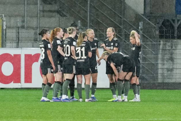 Google Pixel Womens Bundesliga SC Freiburg vs FC Bayern Munich, 06 02 2026 Goal celebration for 1 3 by Edna Imade FC Bayern Munich, 29 Google Pixel Womens Bundesliga SC Freiburg vs FC Bayern Munich, Dreisamstadion, 06 02 2026 DFB DFL REGULATIONS PROHIBIT ANY USE OF PHOTOGRAPHS AS IMAGE SEQUENCES AND OR QUASI VIDEO Copyright: xBEAUTIFULxSPORTS Boscox