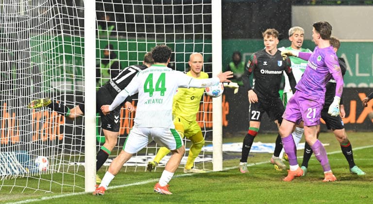 06 02 2026 Soccer Season 2025 2026 2 Soccer Bundesliga 21 Matchday SpVgg Greuther Fürth SGF Kleeblatt 1 FC Magdeburg FCM Sportfoto Zink MeZi xmexzix DFL regulations prohibit any use of photographs as image sequences and or quasi video only for editorial use Alexander Nollenberger 17, 1 FC Magdeburg FCM Dominik Reimann 1, 1 FC Magdeburg FCM Mehmet Avlayici 44, SpVgg Greuther Fürth Timo Schlieck 21, SpVgg Greuther Fürth