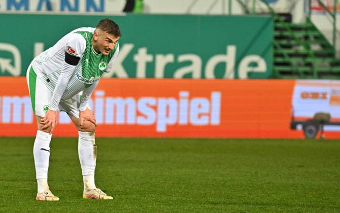 06 02 2026 Soccer Season 2025 2026 2 Soccer Bundesliga 21 Matchday SpVgg Greuther Fürth SGF Kleeblatt 1 FC Magdeburg FCM Sportfoto Zink MeZi xmexzix DFL regulations prohibit any use of photographs as image sequences and or quasi video only for editorial use Philipp Ziereis 4, SpVgg Greuther Fürth disappointed Disappointment after the end of the match