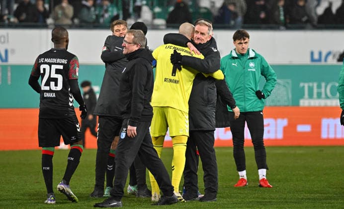 06 02 2026 Soccer Season 2025 2026 2 Soccer Bundesliga 21 Matchday SpVgg Greuther Fürth SGF Kleeblatt 1 FC Magdeburg FCM Sportfoto Zink MeZi xmexzix DFL regulations prohibit any use of photographs as image sequences and or quasi video only for editorial use Dominik Reimann 1, 1 FC Magdeburg FCM Petrik Sander Trainer 1 FC Magdeburg FCM Jubel Freude nach Spielende