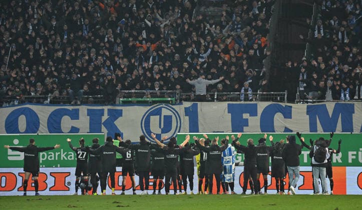 06 02 2026 Soccer Season 2025 2026 2 Soccer Bundesliga 21 Matchday SpVgg Greuther Fürth SGF Kleeblatt 1 FC Magdeburg FCM Sportfoto Zink MeZi xmexzix DFL regulations prohibit any use of photographs as image sequences and or quasi video only for editorial use Jubel Freude nach Spielende bei Magdeburg mit Fans Fanblock
