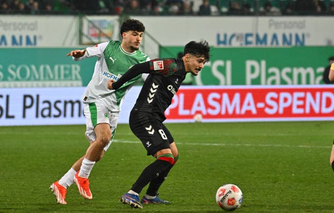 06 02 2026 Soccer Season 2025 2026 2 Soccer Bundesliga 21 Matchday SpVgg Greuther Fürth SGF Kleeblatt 1 FC Magdeburg FCM Sportfoto Zink MeZi xmexzix DFL regulations prohibit any use of photographs as image sequences and or quasi video only for editorial use Mehmet Avlayici 44, SpVgg Greuther Fürth Laurin Ulrich 8, 1 FC Magdeburg FCM, rechts