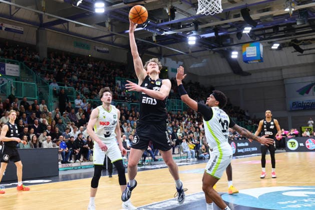 21 Matchday of the Basketball 2 Bundesliga ProA in the Oberfrankenhalle in Bayreuth Season 2025 2026 BBC Bayreuth against Nürnberg Falcons BC Cantia Rahming BBC Bayreuth 12 right Tom Stoiber Nürnberg Falcons BC 28 left
