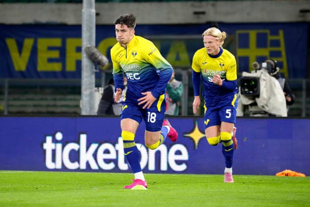 Pre match , Verona™s Andrias Edmundsson, Verona™s Kieron Bowie the Serie A soccer match between Hellas Verona and Pisa at the Bentegodi Stadium in Verona, north west Italy - Friday , February 6 , 2026. - Soccer .  Copyright: xPaolaxGarbuio Lapressex