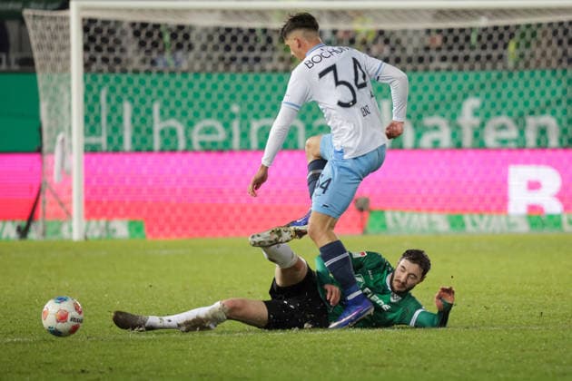 06 02 2026, xgrfx, Soccer 2 Bundesliga, Preußen Münster VfL Bochum v l Marcel Benger Preußen Münster , Cajetan Lenz VfL Bochum DFL DFB REGULATIONS PROHIBIT ANY USE OF PHOTOGRAPHS as IMAGE SEQUENCES and or QUASI VIDEO Münster