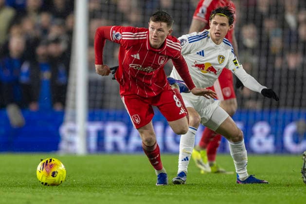 6th February 2026; Elland Road, Leeds, Yorkshire, England; Premier League Football, Leeds United versus Nottingham Forest; Elliot Anderson of Nottingham Forest under pressure from Brenden Aaronson of Leeds United  TimxWilliams Content restricted for UK based newspaper