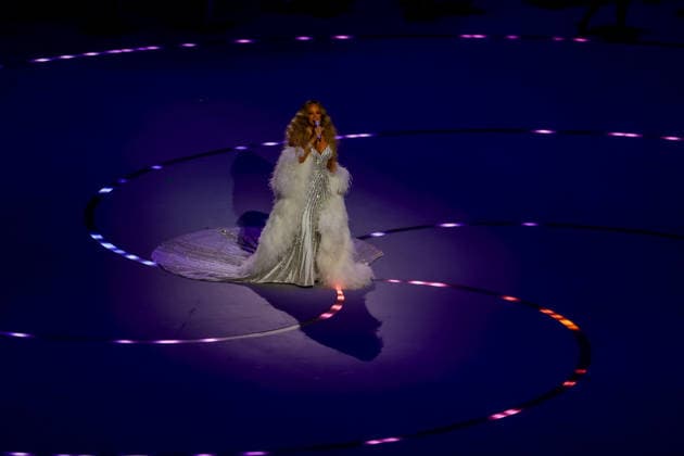 Mariah Carey during the Opening Ceremony of the Olympic Winter games, Winterspiele,Spiele, Summer games Milano-Cortina 2026 on February 06, 2026 at the Milano San Siro Olympic Stadium in Milan, Italy  Copyright: xFabrizioxCarabelli IPAxSportx xipa-agency.netx xx IPA_71046098 IPA_Agency_IPA71046098