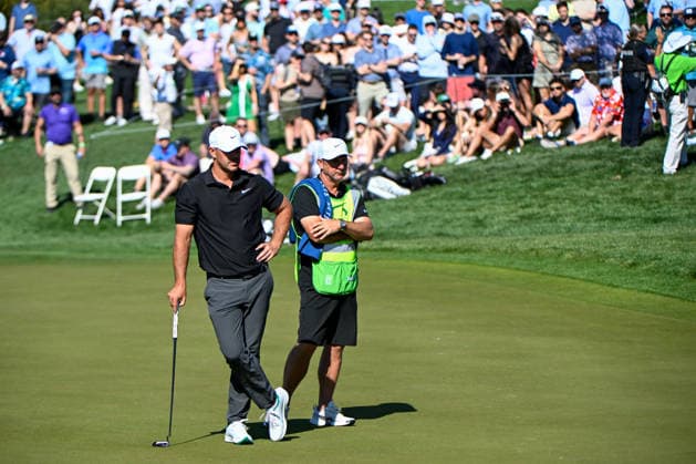 SCOTTSDALE, AZ - FEBRUARY 06:Brooks Koepka (USA) waits to putt on 8 during the second round of the Waste Management Phoenix Open on February 6, 2026, at TPC Scottsdale, Scottsdale, Arizona. (Photo by Ken Murray Icon Sportswire) GOLF: FEB 06 PGA, Golf Herren WM Phoenix Open EDITORIAL USE ONLY Icon2602060292