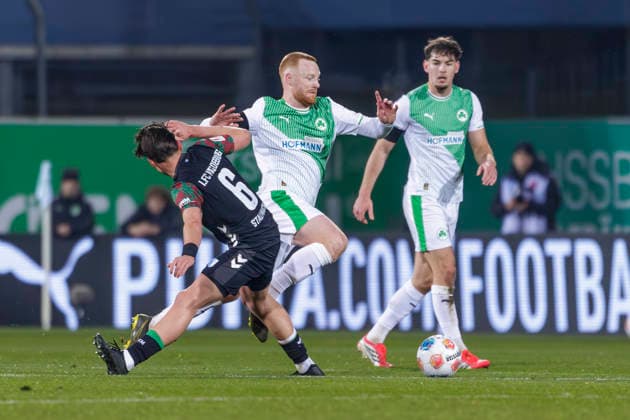 Fürth, Germany 06 February 2026 2 Liga 2025 2026 SpVgg Greuther Fürth vs 1 FC Magdeburg Pictured from left in duel Dariusz Stalmach FCM and Brynjar Bjarnason SGF DFL regulations prohibit any use of photographs as image sequences and or quasi video Sportpark Ronhof Bayern Copyright: xFotostandx xSchäferx