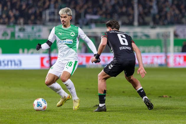Fürth, Germany 06 February 2026 2 Liga 2025 2026 SpVgg Greuther Fürth vs 1 FC Magdeburg In picture from left in duel Aaron Keller SGF and Dariusz Stalmach FCM DFL regulations prohibit any use of photographs as image sequences and or quasi video Sportpark Ronhof Bayern Copyright: xFotostandx xSchäferx