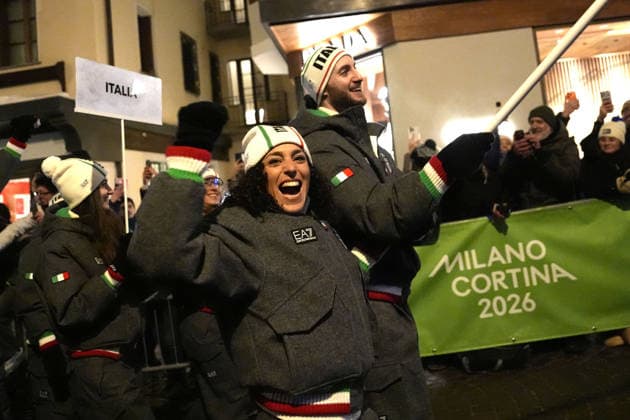 Foto IPP Marco Trovati Pentaphoto Cortina d’Ampezzo 06 02 2026 Olimpiadi Invernali Olimpiade Giochi Olimpici Milano-Cortina 2026 Cerimonia d apertura nella foto la sfilata degli atleti della nazionale dell Italia con Federica Brignone e Amos Mosaner come porta bandiera portabandiera italy ITALY  Copyright: xR4924_italyphotopressx