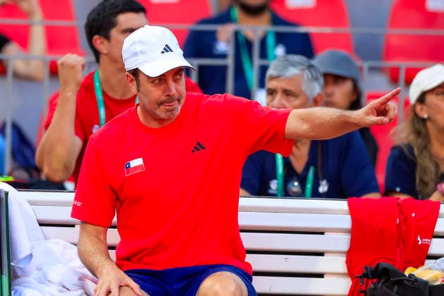 Tenis, Chile vs Serbia. Copa Davis 2026. El capitan de Chile Nicolas Massu es fotografiado, durante el partido de sinles de la Copa Davis valido por el Grupo Mundial, disputado en el Court Central Anita Lizana, Parque Estadio Nacional de Santiago, Chile. 06 02 2026 Pepe Alvujar Photosport Tenis, Chile vs Serbia. Copa Davis 2026. Chilean captain Nicolas Massu is pictured during the Davis Cup singles match valid for the World Group, played at the Anita Lizana Central Court, Parque Estadio Nacional in Santiago, Chile. 06 02 2026 Pepe Alvujar Photosport Chile vs Serbia dia 1, Copa Davis 2026