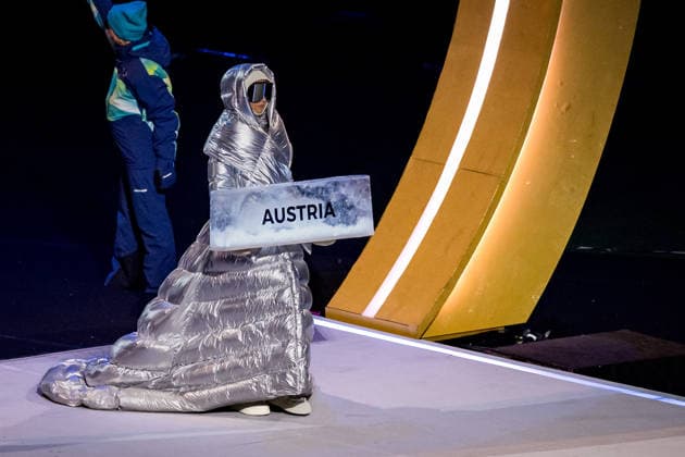 OLYMPICS - Winter Olympic Games, Olympische Spiele, Olympia, OS Milano Cortina 2026 MILAN,ITALY,06.FEB.26 - OLYMPICS - Winter Olympic Games Milano Cortina 2026, opening ceremony. Image shows the team of Austria.  GEPAxpictures xMatthiasxTrinkl