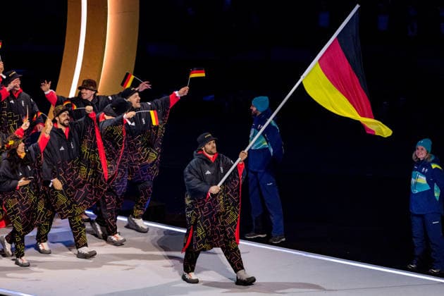 OLYMPICS - Winter Olympic Games, Olympische Spiele, Olympia, OS Milano Cortina 2026 MILAN,ITALY,06.FEB.26 - OLYMPICS - Winter Olympic Games Milano Cortina 2026, opening ceremony. Image shows flagbearer Leon Draisaitl (GER).  GEPAxpictures xMatthiasxTrinkl