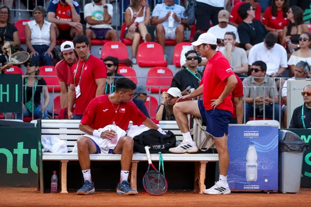 Tenis, Chile vs Serbia. Copa Davis 2026. El capitan de Chile Nicolas Massu es fotografiado, durante el partido de sinles de la Copa Davis valido por el Grupo Mundial, disputado en el Court Central Anita Lizana, Parque Estadio Nacional de Santiago, Chile. 06 02 2026 Pepe Alvujar Photosport Tenis, Chile vs Serbia. Copa Davis 2026. Chilean captain Nicolas Massu is pictured during the Davis Cup singles match valid for the World Group, played at the Anita Lizana Central Court, Parque Estadio Nacional in Santiago, Chile. 06 02 2026 Pepe Alvujar Photosport Chile vs Serbia dia 1, Copa Davis 2026