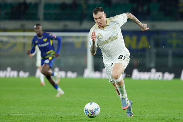 February 6, 2026, Verona, Italy: Filip Stojilkovic of AC Pisa 1909 seen in action during the Italian Serie A soccer match Hellas Verona FC vs AC Pisa 1909 at Marcantonio Bentegodi Stadium..Final score Hellas Verona FC 0:0 AC Pisa 1909 Verona Italy - ZUMAs197 20260206_aaa_s197_423 Copyright: xEmanuelexPennacchiox