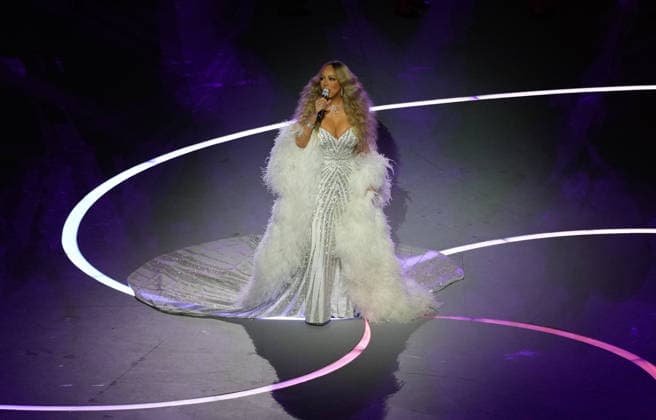 260206 -- MILAN, Feb. 6, 2026 -- Mariah Carey performs during the opening ceremony of the Milan-Cortina 2026 Olympic Winter games, Winterspiele,Spiele, Summer games at the San Siro Olympic Stadium in Milan, Italy, Feb. 6, 2026. MICO2026ITALY-MILAN-CORTINA 2026-OLYMPIC WINTER GAMES-OPENING CEREMONY ChengxMin  (MICO2026)ITALY-MILAN-CORTINA 2026-OLYMPIC WINTER GAMES-OPENING CEREMONY IMAGO ChengxMin  imago images 0847011876