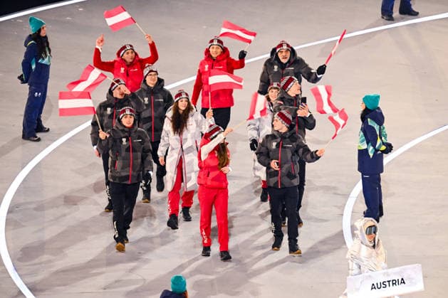 Winter Olympic Games, Olympische Spiele, Olympia, OS Milano Cortina 2026 Delegations Parade San Siro Stadium - Milan, Italy Winter Olympic Games Milano Cortina 2026 Delegations Parade San Siro Stadium - Milan, Italy Winter Olympic Games Milano Cortina 2026 Delegations Parade San Siro Stadium - Milan, Italy 6th February 2026 SGPItalia id 134457_004 Not Exclusive  Copyright: xALFONSOxCATALANO SGPITALIAx  Copyright: xIMAGO SGPItaliax