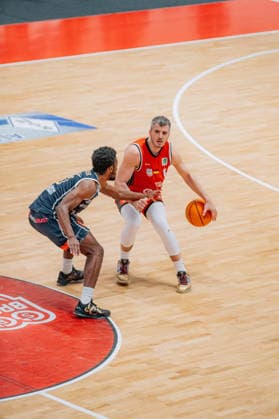 BB 2BL SBB Baskets Eisbaeren Bremerhaven Martin Bogdanov SBB Baskets , Elijah Jahi Miller Eisbaeren Bremerhaven during the 2025 2026 season in the 2 Barmer Basketball Bundesliga Pro A on matchday 21 SBB Baskets and Eisbaeren Bremerhaven at the Wolfgang Lakenmacher Halle on February 6, 2026 in Magdeburg, Sachsen Anhalt, Germany