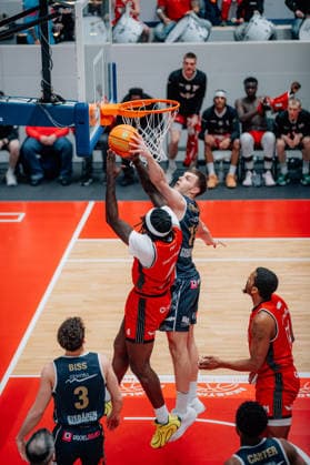 BB 2BL SBB Baskets Eisbaeren Bremerhaven DeVondre Malik SBB Baskets , Lorenz Brenneke Eisbaeren Bremerhaven during the 2025 2026 season in the 2 Barmer Basketball Bundesliga Pro A on matchday 21 SBB Baskets and Eisbaeren Bremerhaven at the Wolfgang Lakenmacher Halle on February 6, 2026 in Magdeburg, Sachsen Anhalt, Germany
