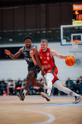 BB 2BL SBB Baskets Eisbaeren Bremerhaven Martin Bogdanov SBB Baskets , Elijah Jahi Miller Eisbaeren Bremerhaven during the 2025 2026 season in the 2 Barmer Basketball Bundesliga Pro A on matchday 21 SBB Baskets and Eisbaeren Bremerhaven at the Wolfgang Lakenmacher Halle on February 6, 2026 in Magdeburg, Sachsen Anhalt, Germany