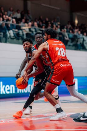 BB 2BL SBB Baskets Eisbaeren Bremerhaven Carlos Deshawn Carter Eisbaeren Bremerhaven , Alieu Ceesay SBB Baskets during the 2025 2026 season in the 2 Barmer Basketball Bundesliga Pro A on matchday 21 SBB Baskets and Eisbaeren Bremerhaven at the Wolfgang Lakenmacher Halle on February 6, 2026 in Magdeburg, Sachsen Anhalt, Germany