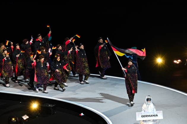 Winter Olympics - Flag Bearers At Opening Ceremony - Milan Germany flag bearer, Edmonton Oilers‚Äô Leon Draisaitl leads the German delegation during the opening ceremony at the Milan Cortina Winter Olympics, in Milan, Friday, Feb. 6, 2026. Photo by JMP ABACAPRESS.COM Milan Italy  Copyright: xJMP ABACAx
