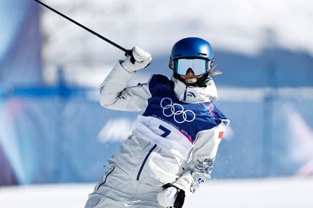 (260207) -- LIVIGNO, Feb. 7, 2026 -- Gu Ailing of China reacts during the freestyle skiing women s freeski slopestyle qualification of the Milan-Cortina 2026 Olympic Winter games, Winterspiele,Spiele, Summer games in Livigno, Italy, Feb. 7, 2026. ) (MICO2026)ITALY-LIVIGNO-OLYMPIC WINTER GAMES-FREESTYLE SKIING-WOMEN S FREESKI SLOPESTYLE WangxPeng 