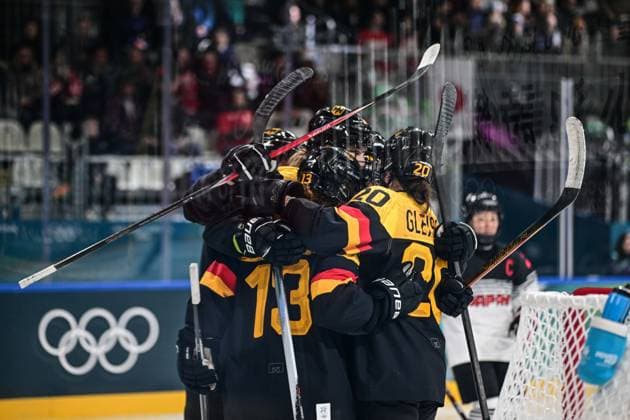 Goal celebration 1:0 from Emily Nix 17 (Germany), Ice hockey, Eishockey Women™s Prelim Round Group B, Germany - Japan, Milano Cortina 2026 Olympic Games, Olympische Spiele, Olympia, OS 07-02-2026 *** Goal celebration 1 0 from Emily Nix 17 Germany , Ice Hockey Women™s Prelim Round Group B, Germany Japan, Milano Cortina 2026 Olympic Games 07 02 2026 Copyright: HMBxMedia MarcxNiemeyer