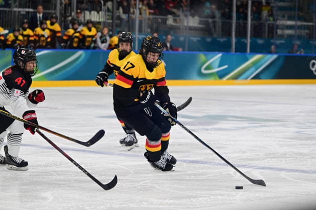Emily Nix 17 (Germany), Ice hockey, Eishockey Women™s Prelim Round Group B, Germany - Japan, Milano Cortina 2026 Olympic Games, Olympische Spiele, Olympia, OS 07-02-2026 *** Emily Nix 17 Germany , Ice Hockey Women™s Prelim Round Group B, Germany Japan, Milano Cortina 2026 Olympic Games 07 02 2026 Copyright: HMBxMedia MarcxNiemeyer