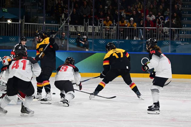 Goal 2:0 from Emily Nix 17 (Germany), Ice hockey, Eishockey Women™s Prelim Round Group B, Germany - Japan, Milano Cortina 2026 Olympic Games, Olympische Spiele, Olympia, OS 07-02-2026 *** Goal 2 0 from Emily Nix 17 Germany , Ice Hockey Women™s Prelim Round Group B, Germany Japan, Milano Cortina 2026 Olympic Games 07 02 2026 Copyright: HMBxMedia MarcxNiemeyer