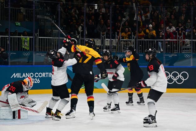 Goal celebration 3:0 from Nicola Hadraschek 11 (Germany), Ice hockey, Eishockey Women™s Prelim Round Group B, Germany - Japan, Milano Cortina 2026 Olympic Games, Olympische Spiele, Olympia, OS 07-02-2026 *** Goal celebration 3 0 from Nicola Hadraschek 11 Germany , Ice Hockey Women™s Prelim Round Group B, Germany Japan, Milano Cortina 2026 Olympic Games 07 02 2026 Copyright: HMBxMedia MarcxNiemeyer