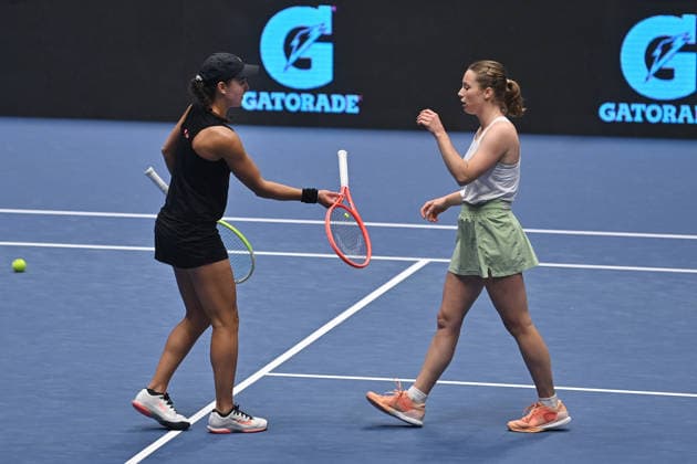 L-R Quinn Gleason (USA) and Anna Siskova (CZE) in the match against Lucie Havlickova and Dominika Salkova (both CZE) within the WTA, Tennis Damen women s tennis tournament Ostrava Open in Ostrava, Czech Republic, February 6, 2026. (CTKxPhoto JaroslavxOzana) CTKPhotoP2026020611435  CTKPhotoP2026020611435