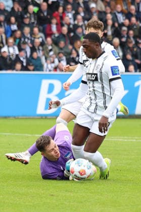 07 02 2026, xrekx, Soccer 2 Bundesliga, SV Elversberg Hertha BSC Berlin v l Tjark Ernst Hertha BSC Lukas Petkov SV 07 Elversberg David Mokwa SV 07 Elversberg Zweikampf, Aktion, action, battle for the ball DFL DFB REGULATIONS PROHIBIT ANY USE OF PHOTOGRAPHS as IMAGE SEQUENCES and or QUASI VIDEO Elversberg