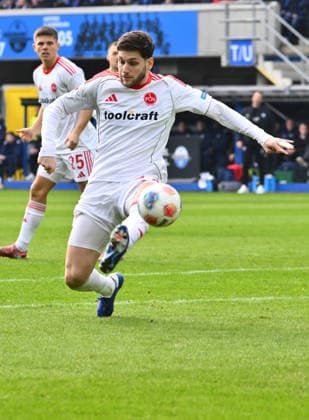 07 02 2026 Soccer Season 2025 2026 2 Soccer Bundesliga 21 Matchday SC Paderborn 07 SCP 1 FC Nürnberg FCN Club Sportfoto Zink xwoxzix DFL regulations prohibit any use of photographs as image sequences and or quasi video only for editorial use Styopa Mkrtchyan 44, 1 FC Nürnberg FCN