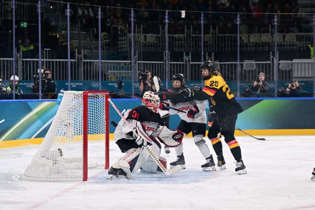 Goal 4:0 Nicola Hadraschek, Ice hockey, Eishockey Women™s Prelim Round Group B, Germany - Japan, Milano Cortina 2026 Olympic Games, Olympische Spiele, Olympia, OS 07-02-2026 *** Goal 4 0 Nicola Hadraschek, Ice Hockey Women™s Prelim Round Group B, Germany Japan, Milano Cortina 2026 Olympic Games 07 02 2026 Copyright: HMBxMedia MarcxNiemeyer