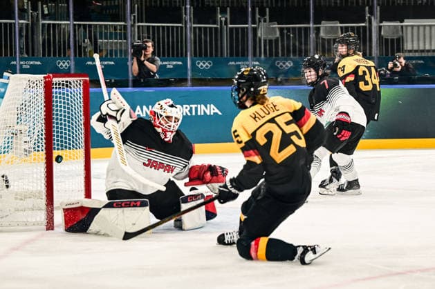 Goal 5:0 Laura Kluge, Ice hockey, Eishockey Women™s Prelim Round Group B, Germany - Japan, Milano Cortina 2026 Olympic Games, Olympische Spiele, Olympia, OS 07-02-2026 *** Goal 5 0 Laura Kluge, Ice Hockey Women™s Prelim Round Group B, Germany Japan, Milano Cortina 2026 Olympic Games 07 02 2026 Copyright: HMBxMedia MarcxNiemeyer