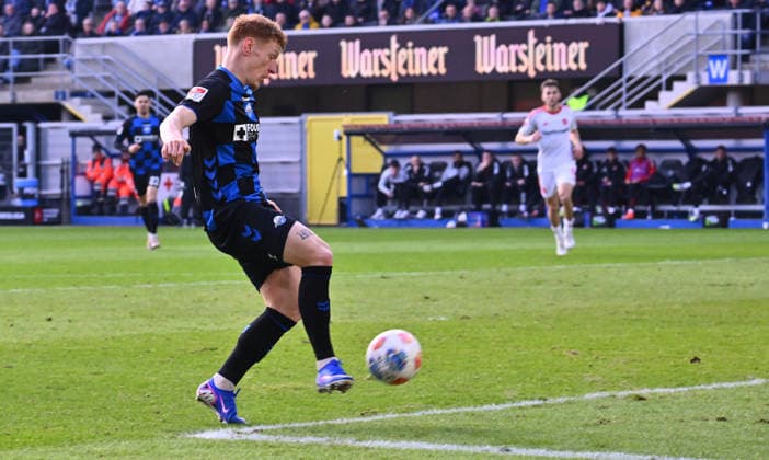 07 02 2026 Soccer Season 2025 2026 2 Soccer Bundesliga 21 Matchday SC Paderborn 07 SCP 1 FC Nuremberg FCN Club Sportfoto Zink xwoxzix DFL regulations prohibit any use of photographs as image sequences and or quasi video only for editorial use Laurin Curda 17, SC Paderborn 07 erzielt Treffer Tor Torschuß zum 2 0