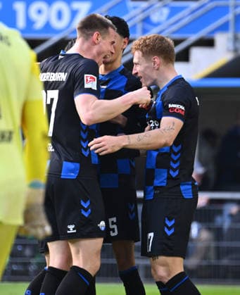07 02 2026 Soccer Season 2025 2026 2 Soccer Bundesliga 21 Matchday SC Paderborn 07 SCP 1 FC Nürnberg FCN Club Sportfoto Zink xwoxzix DFL regulations prohibit any use of photographs as image sequences and or quasi video only for editorial use Torjubel Jubel nach Treffer Tor Torschuß zum 2 0 durch Laurin Curda 17, SC Paderborn 07 Steffen Tigges 27, SC Paderborn 07 Laurin Curda 17, SC Paderborn 07