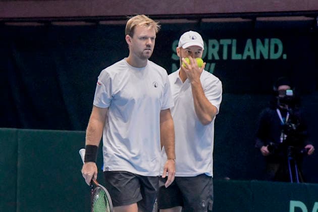 from left in the picture Kevin Krawietz GER Tim Pütz GER 07 02 2026 Tennis Davis Cup Qualifiers 2026 Germany vs Peru , Castello, Duesseldorf, Copyright: xpepphotox xHorstxMauelshagenx pep00321, pep_20260207_hm