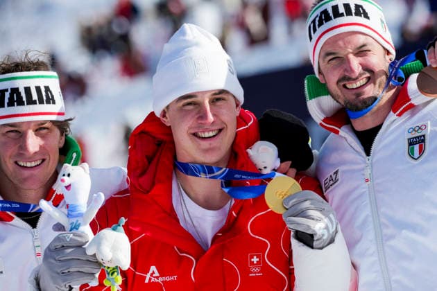 Winter Olympics in Milan Cortina 2026 Bormio, Italy 20260207. Giovanni Franzoni from Italy, Franjo von Allmen from Switzerland and Dominik Paris from Italy on the podium after the men s alpine downhill during the Winter Olympics in Milan Cortina 2026. Photo: Cornelius Poppe NTB Bormio Italy EDITORIAL USE ONLY. RESTRICTED USE FOR BETTING COMPANIES Ref:_SPOipWDZDLuVJw.jpg *** Winter Olympics in Milan Cortina 2026 Bormio, Italy 20260207 Giovanni Franzoni from Italy, Franjo von Allmen from Switzerland and Dominik Paris from Italy on the podium after the men s alpine downhill during the Winter Olympics in Milan Cortina 2026 Photo Cornelius Poppe NTB Bormio Italy EDITORIAL USE ONLY RESTRICTED USE FOR BETTING COMPANIES  Copyright: xCorneliusxPoppex xNTBx