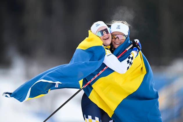VAL DI FIEMME, ITALY 20260207 Sweden s Frida Karlsson (right) takes gold and Ebba Andersson takes silver in the women s skiathlon 10+10 km during the Winter Olympics in Val di Femme, Italy. VAL DI FIEMME ITALY x10430x *** VAL DI FIEMME, ITALY 20260207 Sweden s Frida Karlsson right takes gold and Ebba Andersson takes silver in the women s skiathlon 10 10 km during the Winter Olympics in Val di Femme, Italy VAL DI FIEMME ITALY x10430x  Copyright: xChristinexOlsson TTx OLYMPICS 2026 SKIING