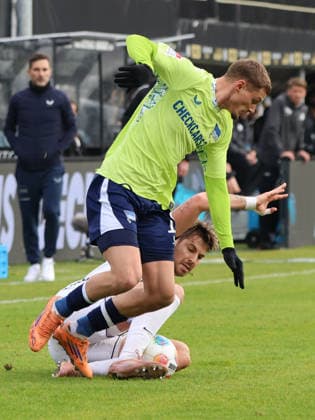 07 02 2025, Football, Men, 2 Bundesliga, Season 2025 2026, SV 07 Elversberg Hertha BSC Berlin, Maximilian Rohr SV 07 Elversberg , Michael Cuisance Hertha BSC Berlin Elversberg Ursapharm Arena an der Kaiserlinde Saarland Germany DEU Copyright: xFabianxKleerx