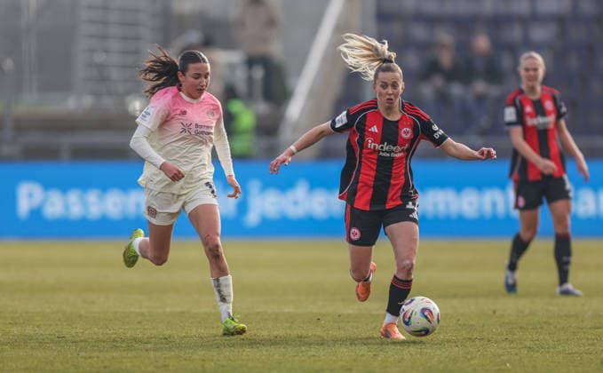 GER, Frankfurt, Eintracht Frankfurt vs Bayer 04 Leverkusen, Google Pixel Bundesliga, Football, DFB, Season 2024 2026, Stadion am Bretanobad, 17 Matchday in the picture from l Loreen Bender Bayer Leverkusen , Nina Lührsen Eintracht Frankfurt Women 11 DFB DFL REGULATIONS PROHIBIT ANY USE OF PHOTOGRAPHS AS IMAGE SEQUENCES AND OR QUASI VIDEO, 07 02 2026 Copyright: HMBxMedia HendrikxHamelau